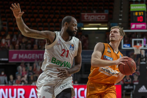 他在英超的 他在英超的